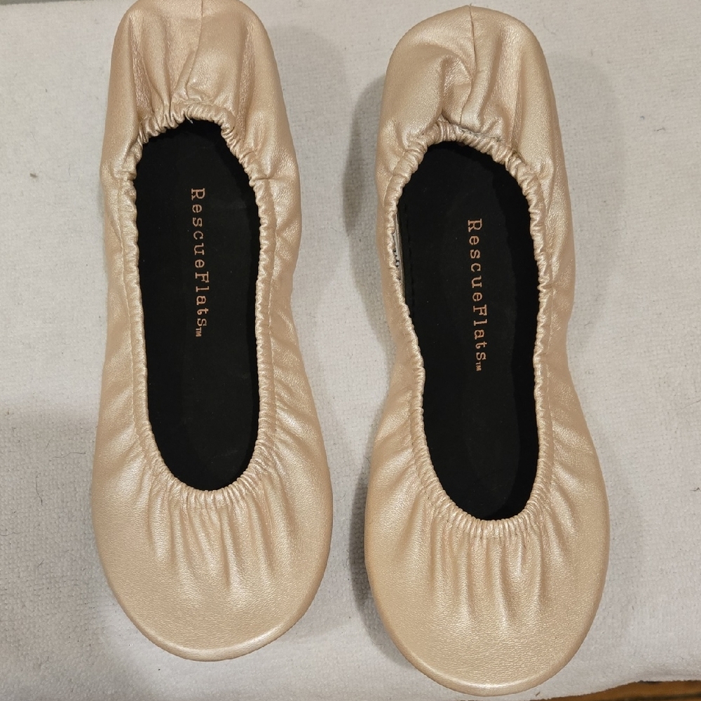 ​✨ Rescue Flats Champagne Gold Metallic Ballet Flats ✨
